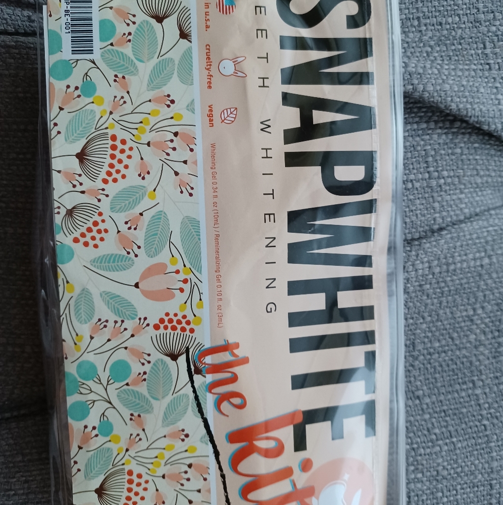 SNAPWHITE The Kit Teeth Whitening Kit New in Pack
